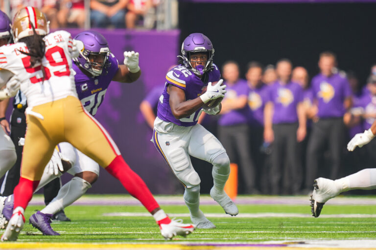 NFL: San Francisco 49ers at Minnesota Vikings