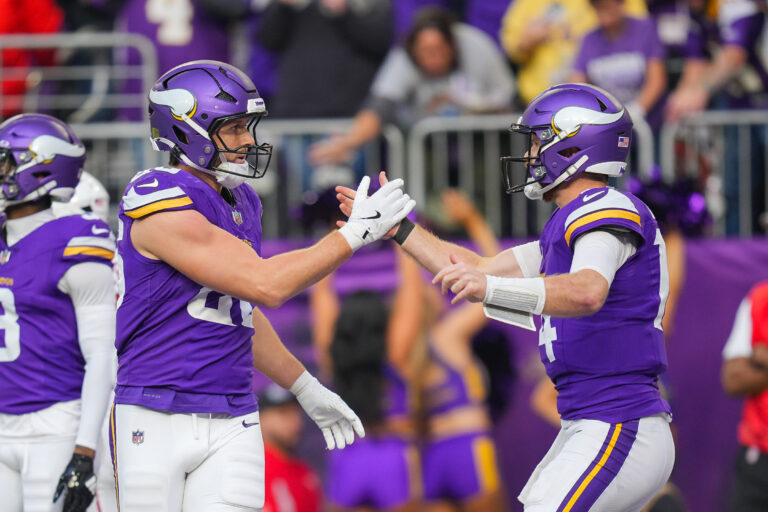 Sam Darnold, Johnny Mundt : Arizona Cardinals at Minnesota Vikings