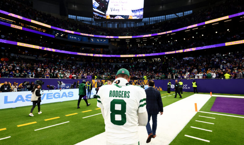 NFL Insider Refuses to Give Up on Aaron Rodgers to MN Vikings